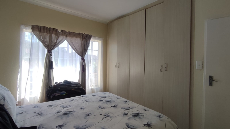 2 Bedroom Property for Sale in Waterval East North West